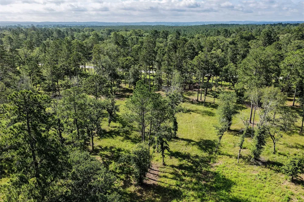 14 Westview Dr Huntsville, TX 77320
