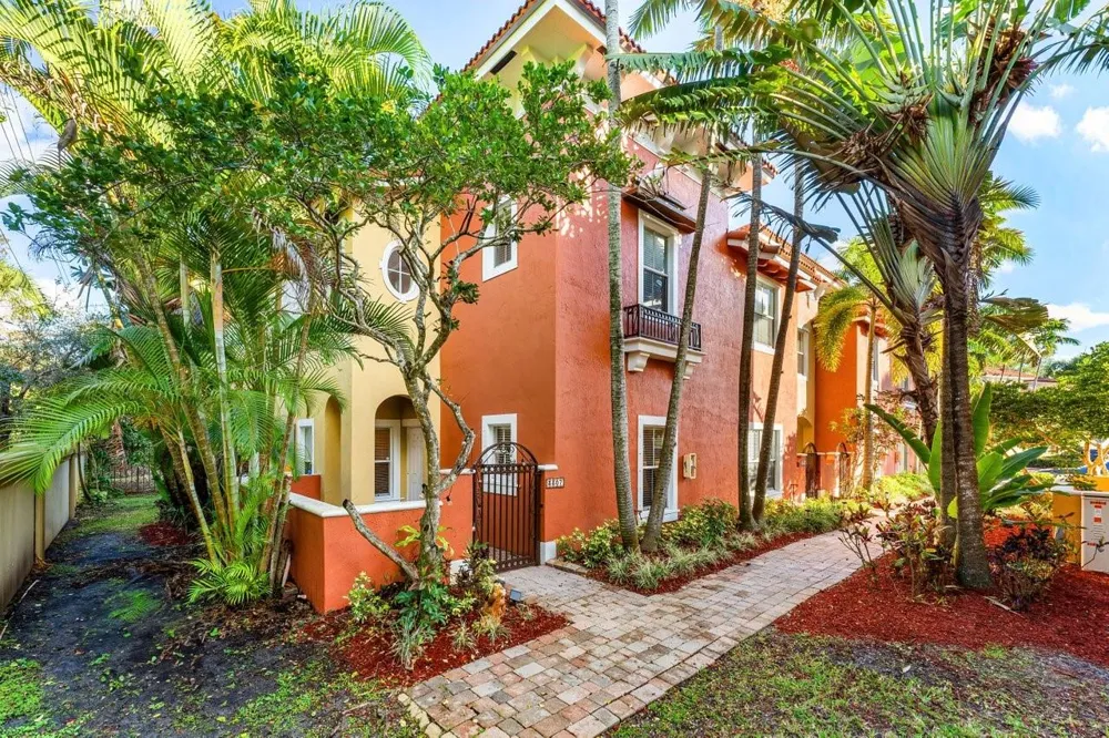 3307 Merrick Lane #1004