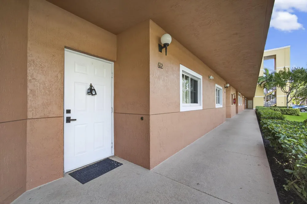 4723 Lucerne Lakes Boulevard E #612