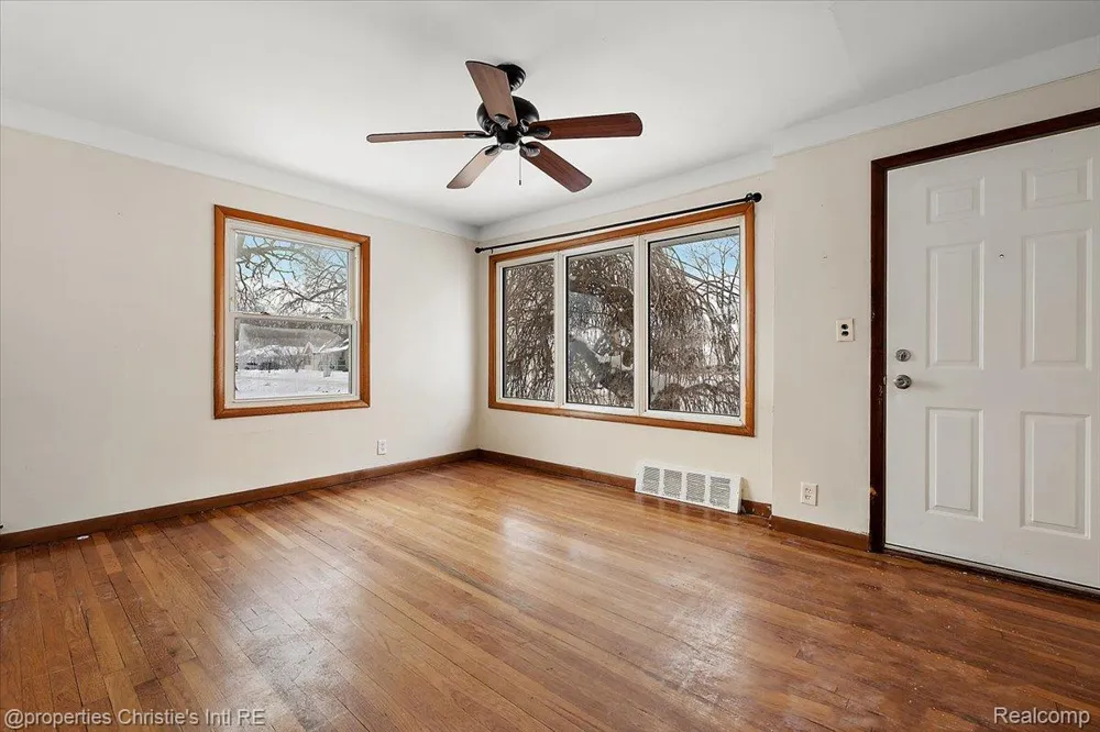 23704 Hazelwood Avenue