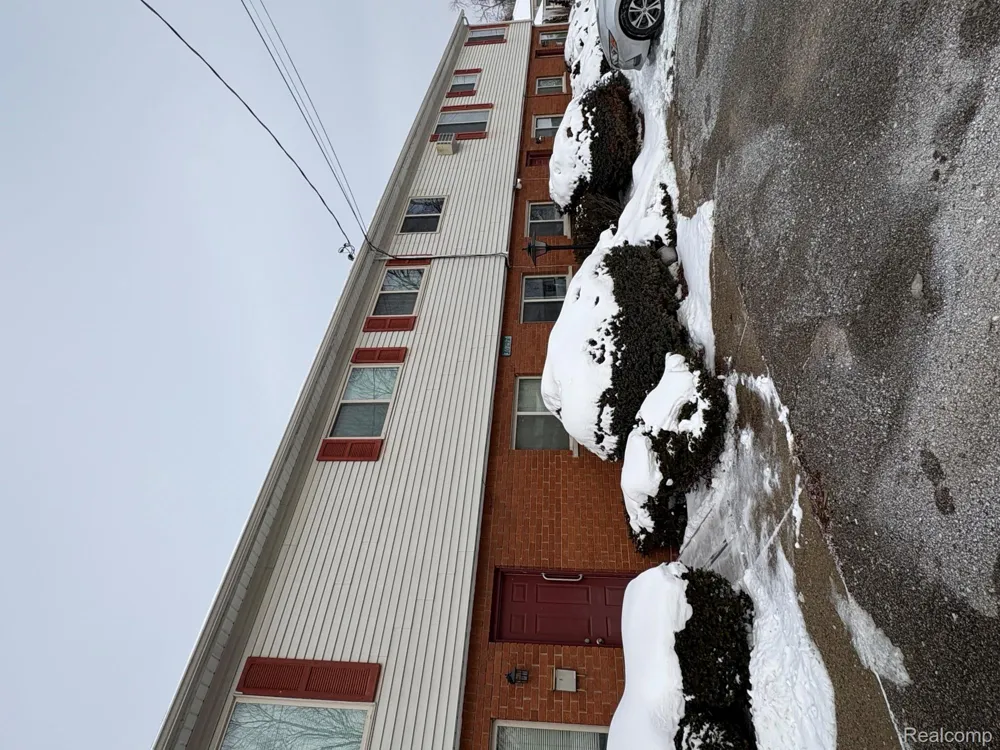 36247 HATHAWAY STREET #2 New Baltimore City, MI 48047