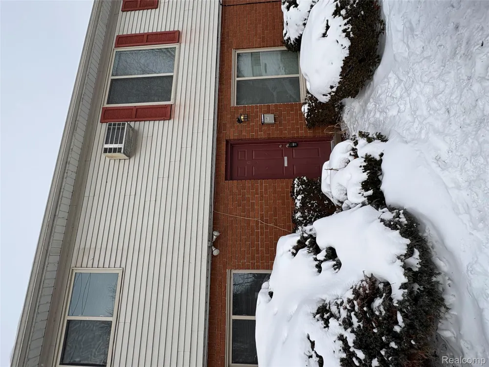 36247 HATHAWAY STREET #2 New Baltimore City, MI 48047
