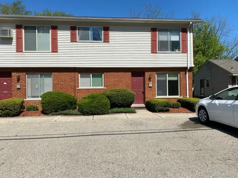 36247 HATHAWAY STREET #2