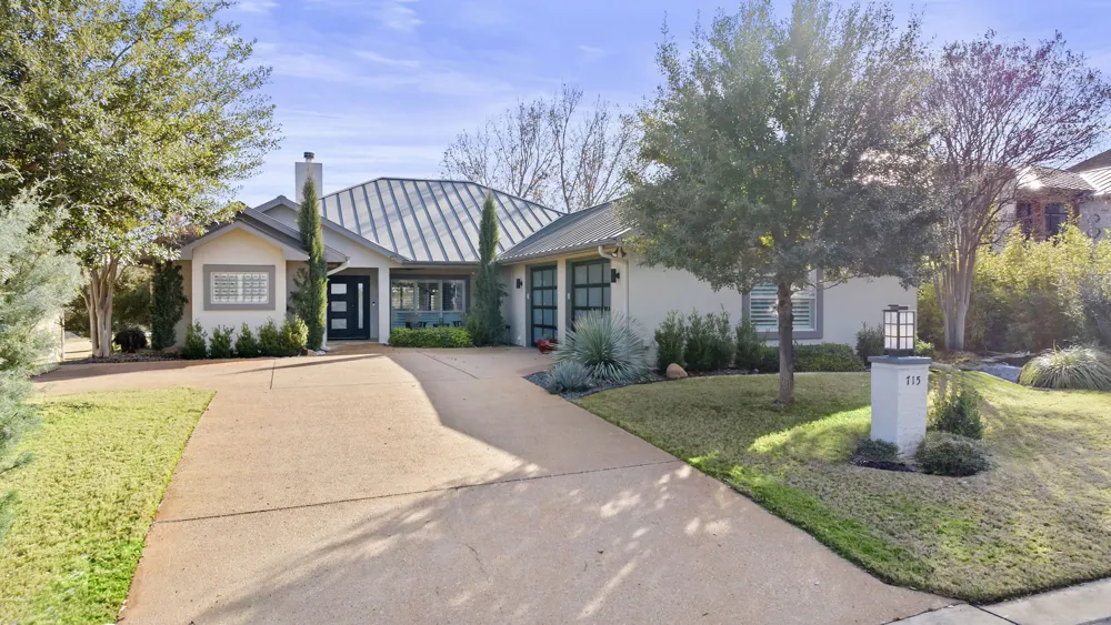 715 Mountain Leather