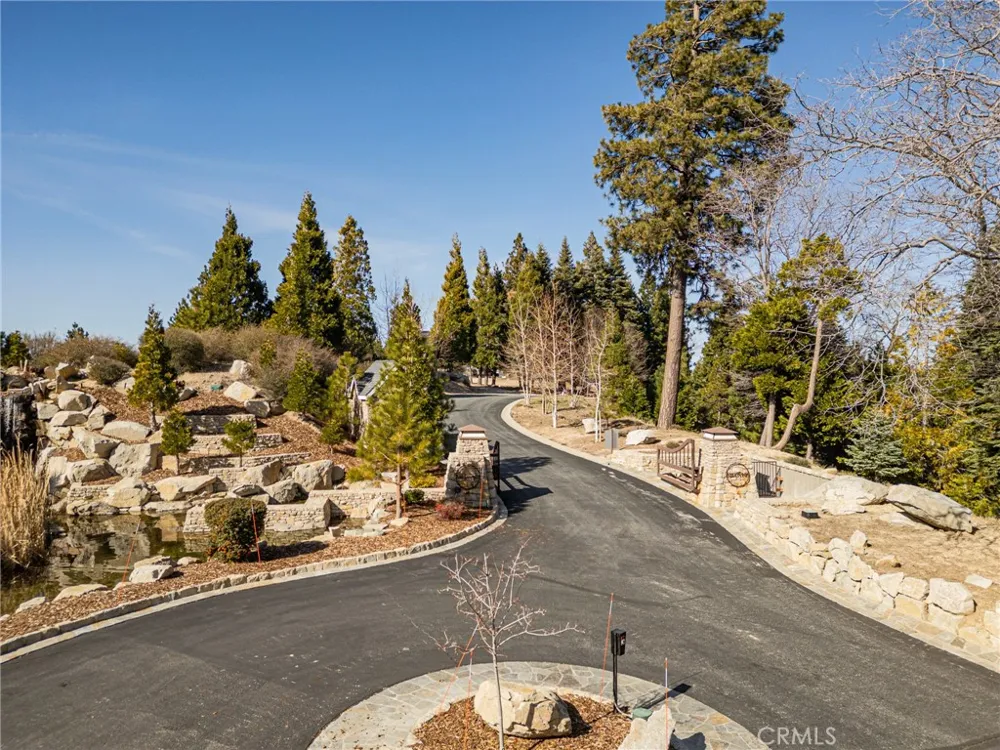 137 Mill Pond Road Lake Arrowhead, CA 92352