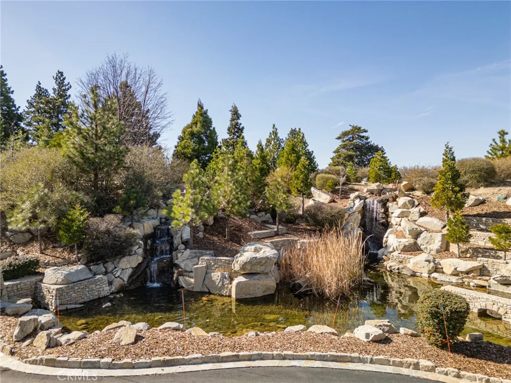 137 Mill Pond Road Lake Arrowhead, CA 92352