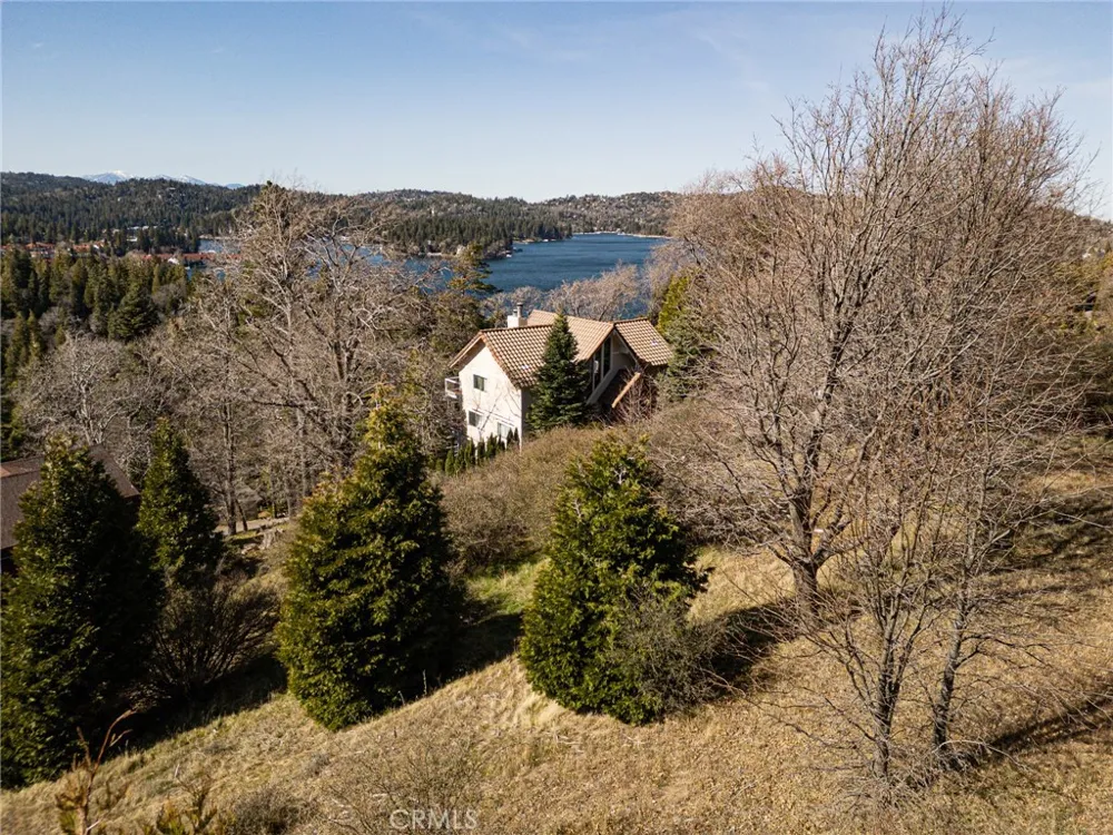 137 Mill Pond Road Lake Arrowhead, CA 92352