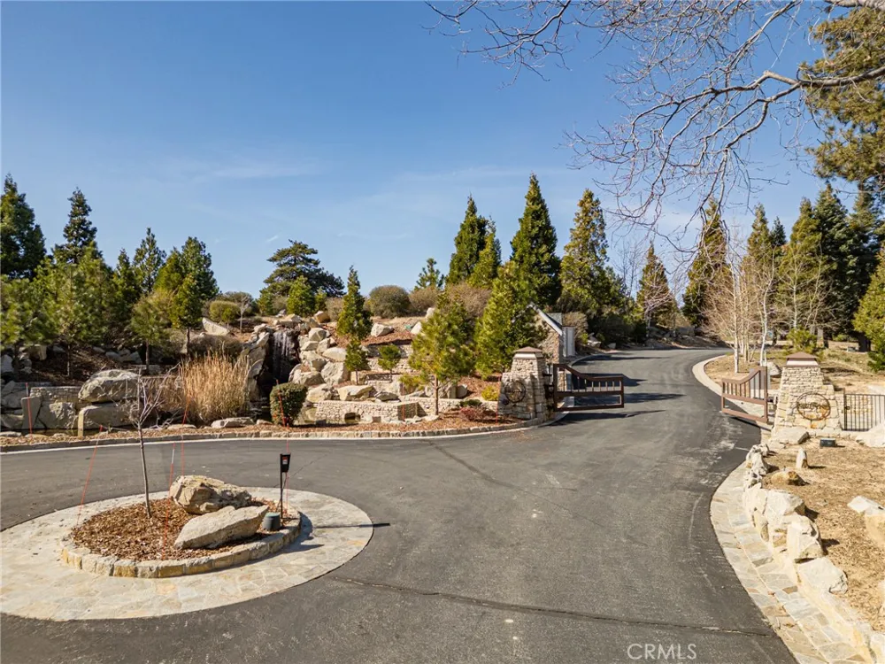 137 Mill Pond Road Lake Arrowhead, CA 92352