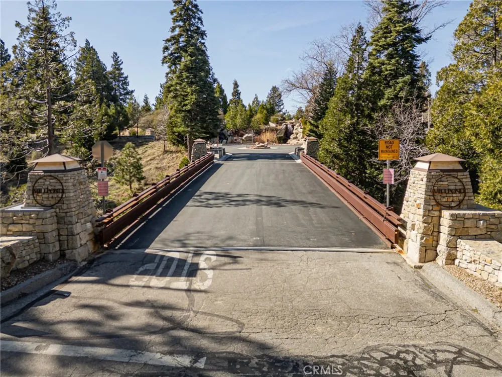 137 Mill Pond Road Lake Arrowhead, CA 92352