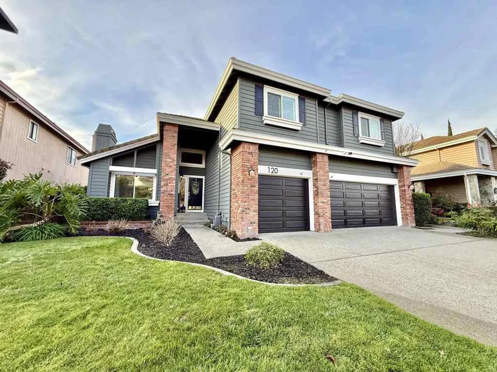 120 Canyon Lakes Way