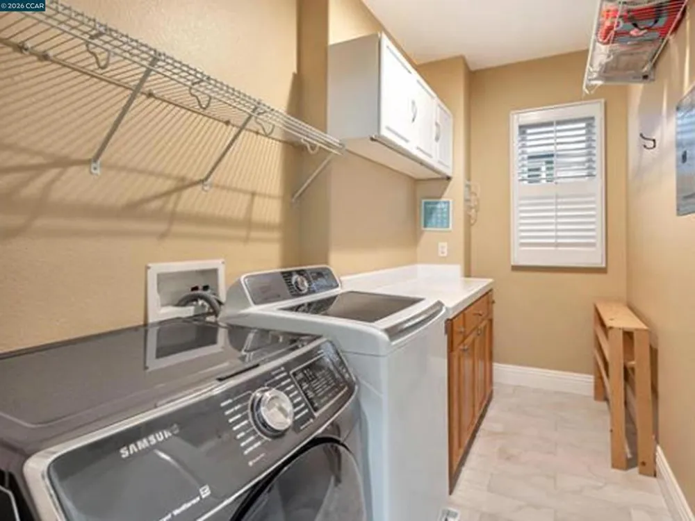 2036 SERRA LN Hercules, CA 94547