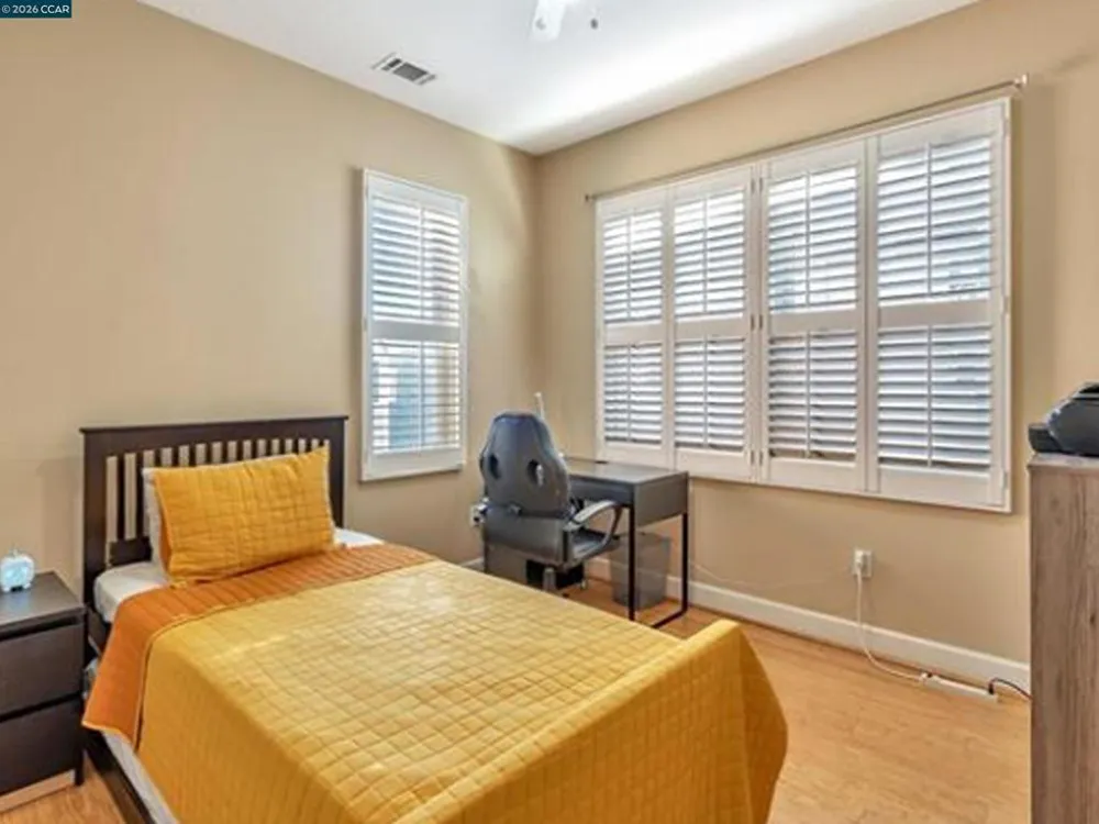 2036 SERRA LN Hercules, CA 94547