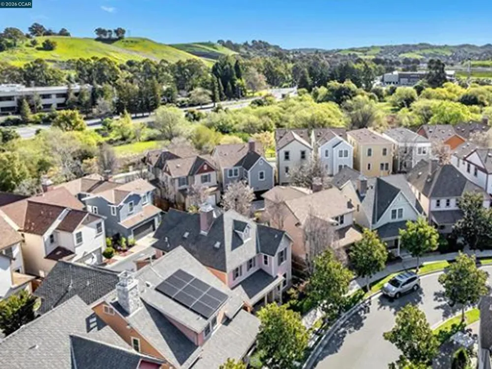 2036 SERRA LN Hercules, CA 94547