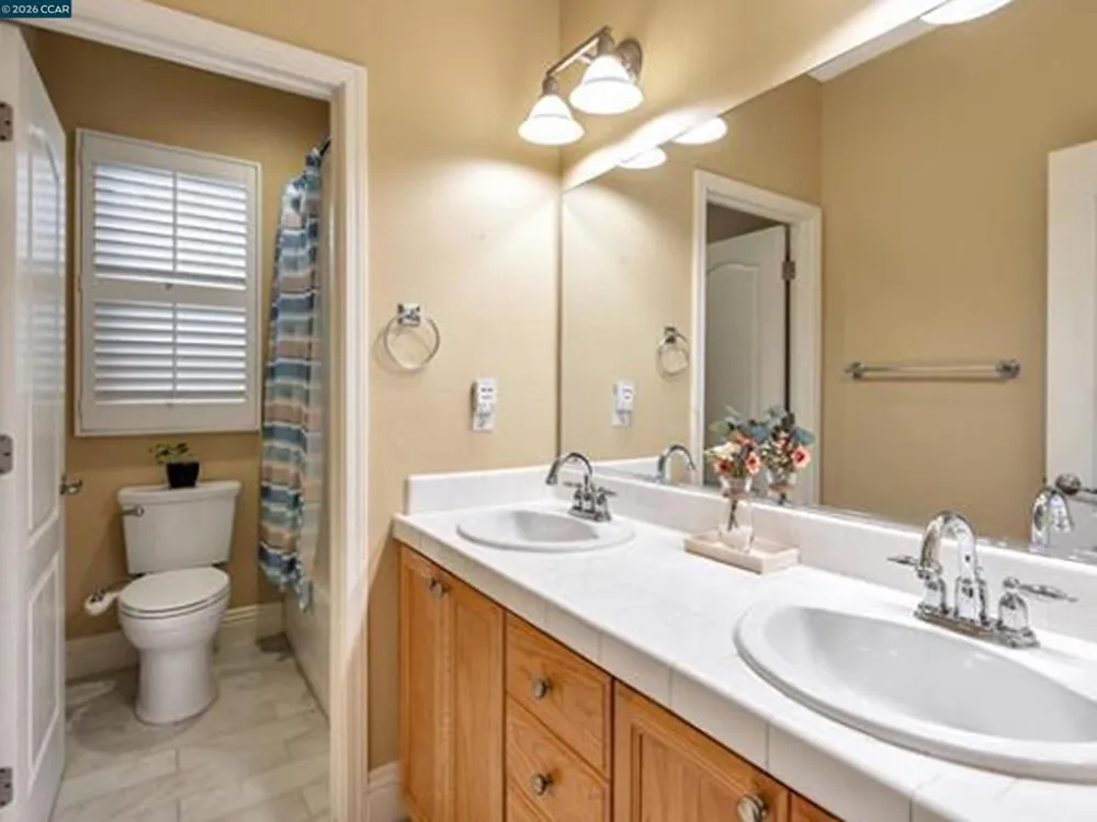 2036 SERRA LN Hercules, CA 94547