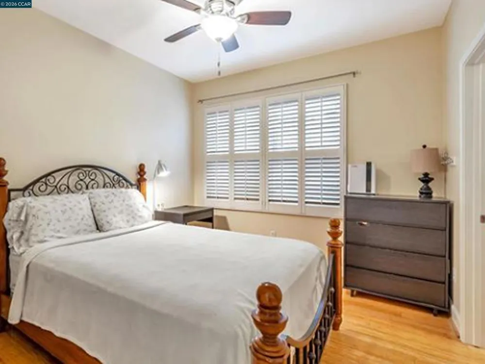 2036 SERRA LN Hercules, CA 94547
