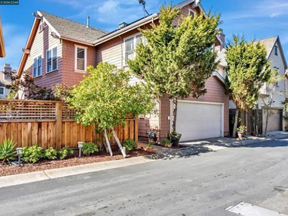 2036 SERRA LN Hercules, CA 94547