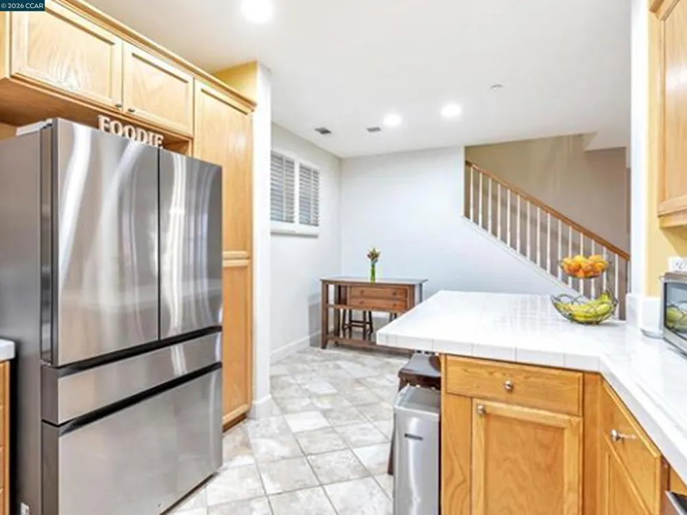 2036 SERRA LN Hercules, CA 94547