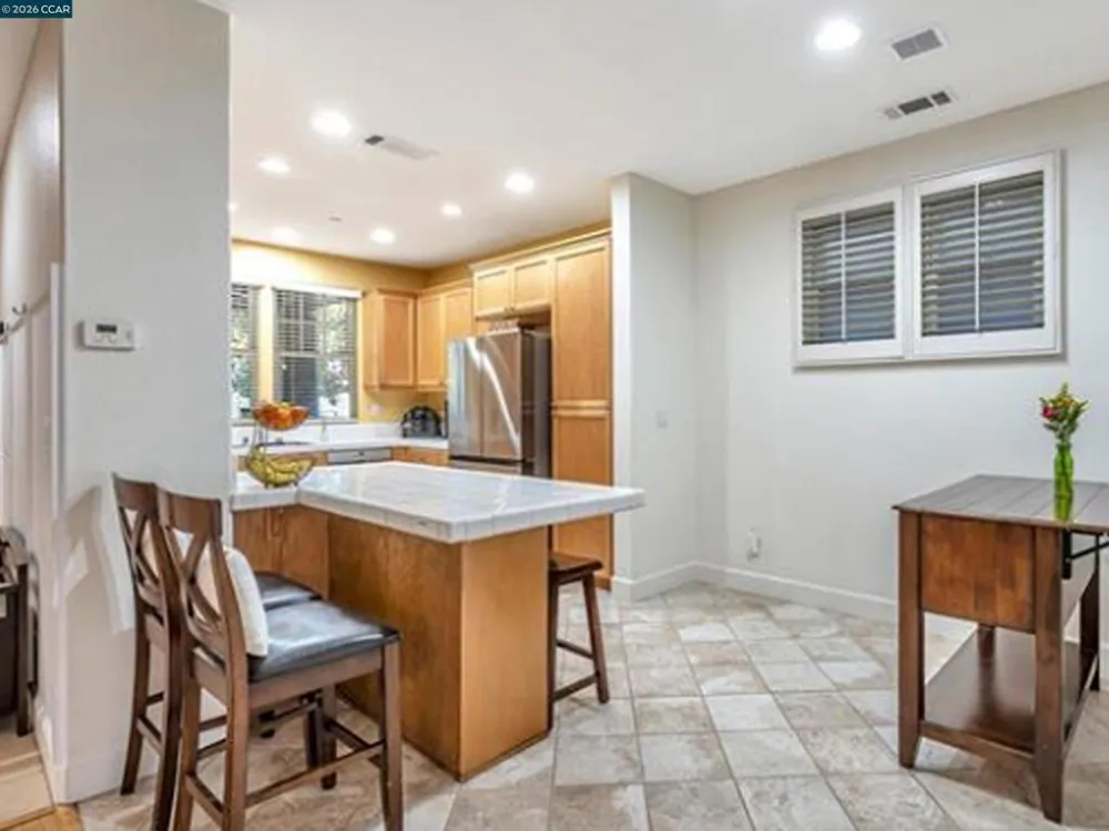 2036 SERRA LN Hercules, CA 94547