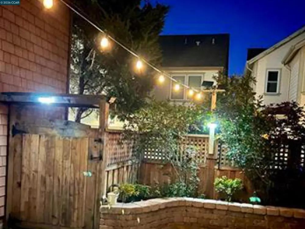 2036 SERRA LN Hercules, CA 94547