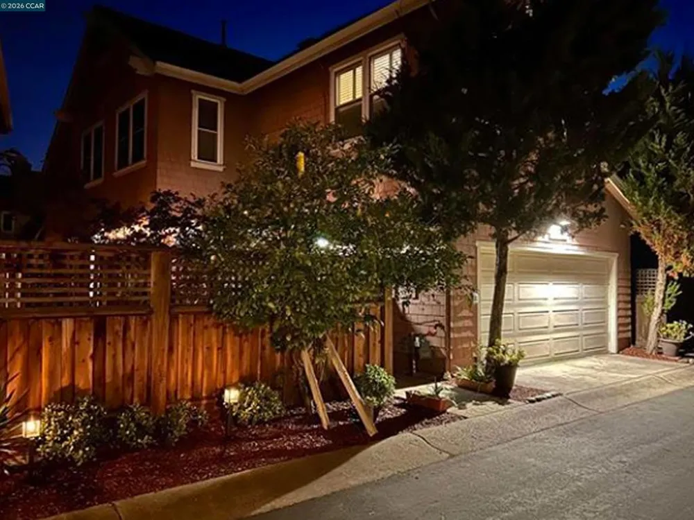 2036 SERRA LN Hercules, CA 94547