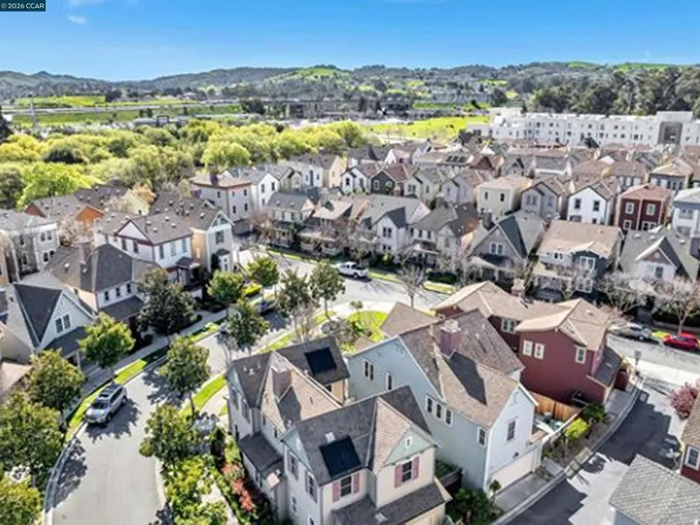 2036 SERRA LN Hercules, CA 94547