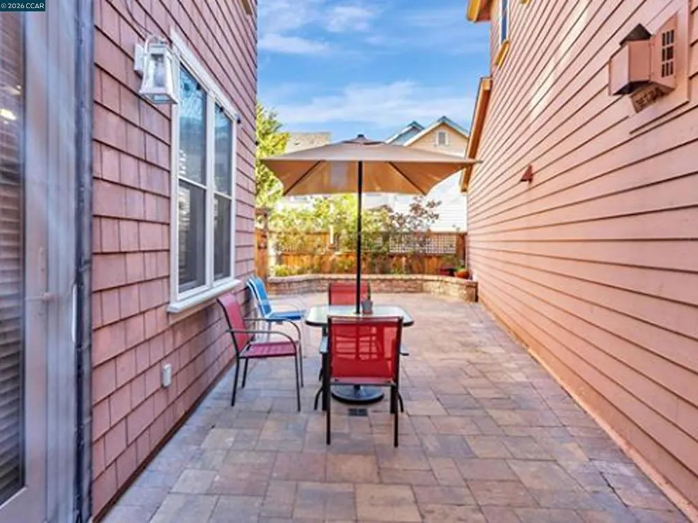 2036 SERRA LN Hercules, CA 94547
