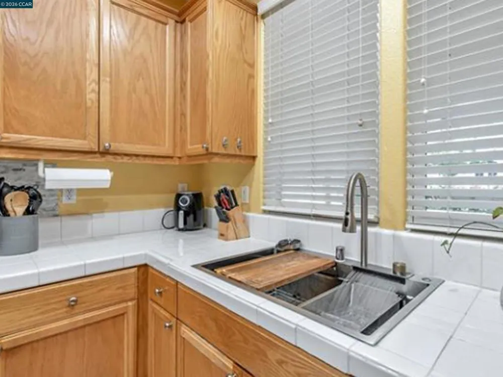 2036 SERRA LN Hercules, CA 94547