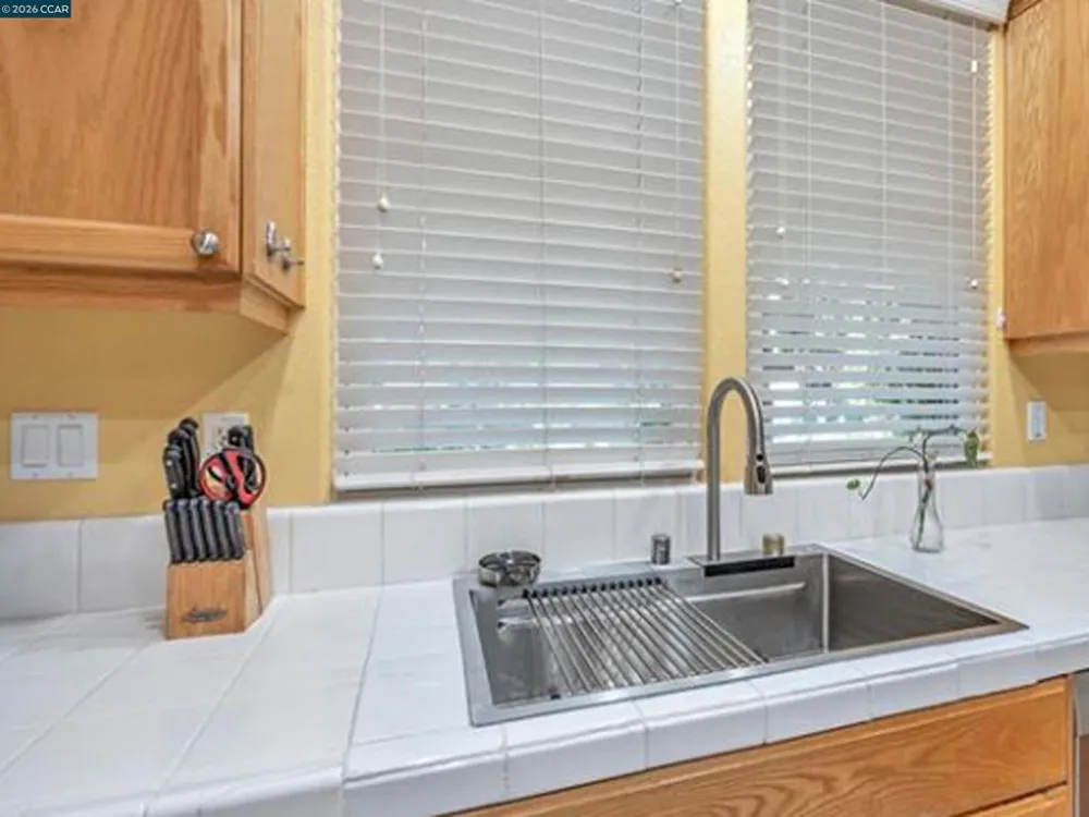 2036 SERRA LN Hercules, CA 94547
