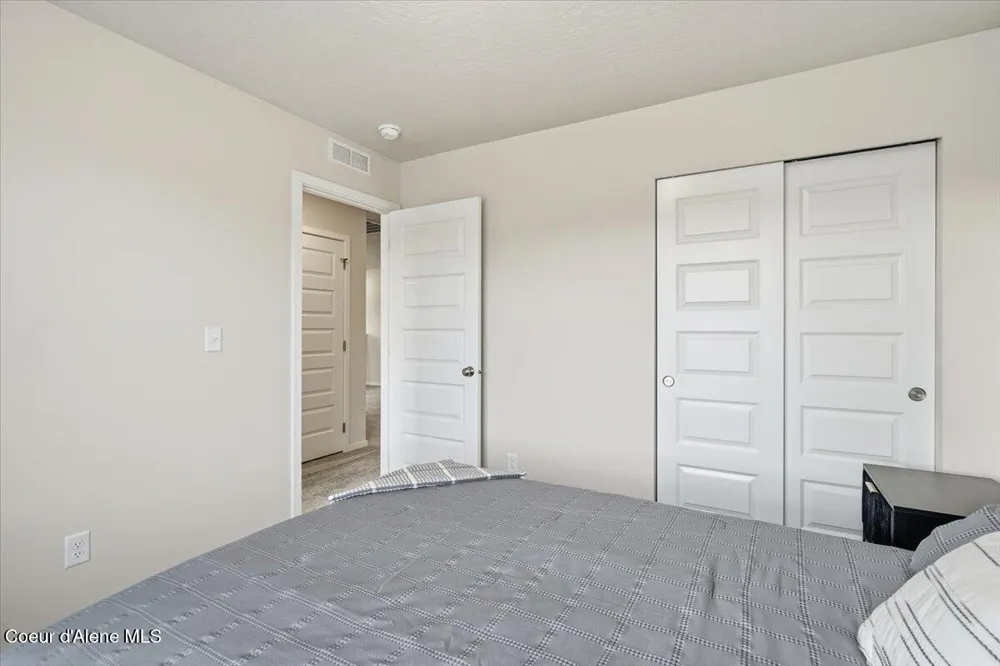457 E Burdock Loop Hayden, ID 83835