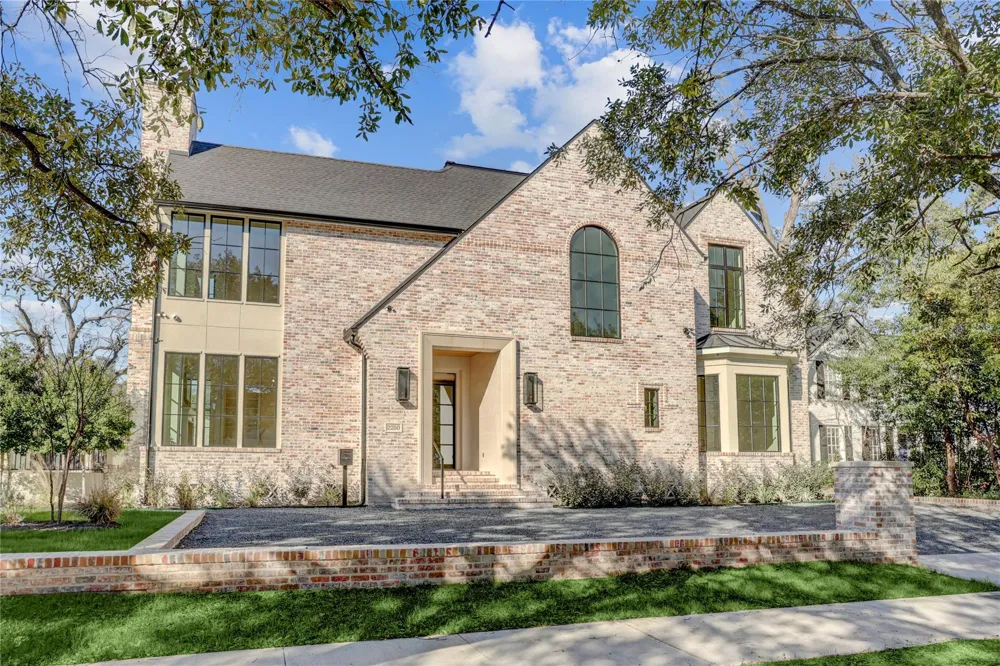 2250 Sunset Boulevard