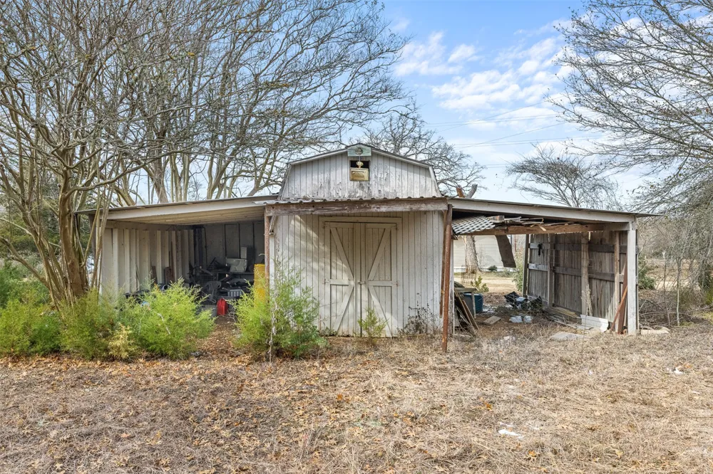 7155 County Road 144 Caldwell, TX 77836