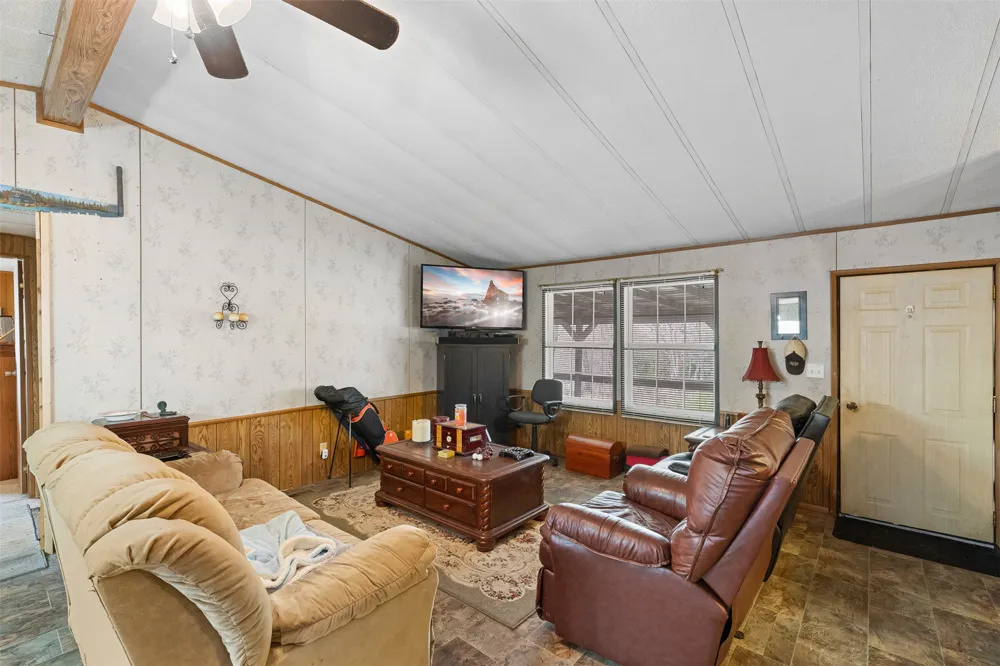 7155 County Road 144 Caldwell, TX 77836