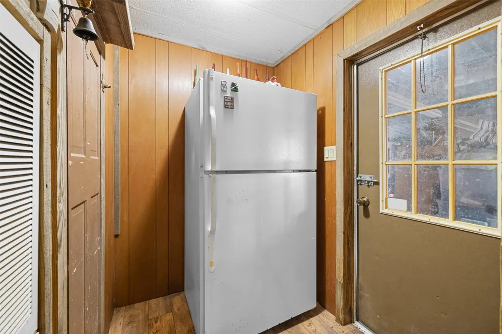 7155 County Road 144 Caldwell, TX 77836