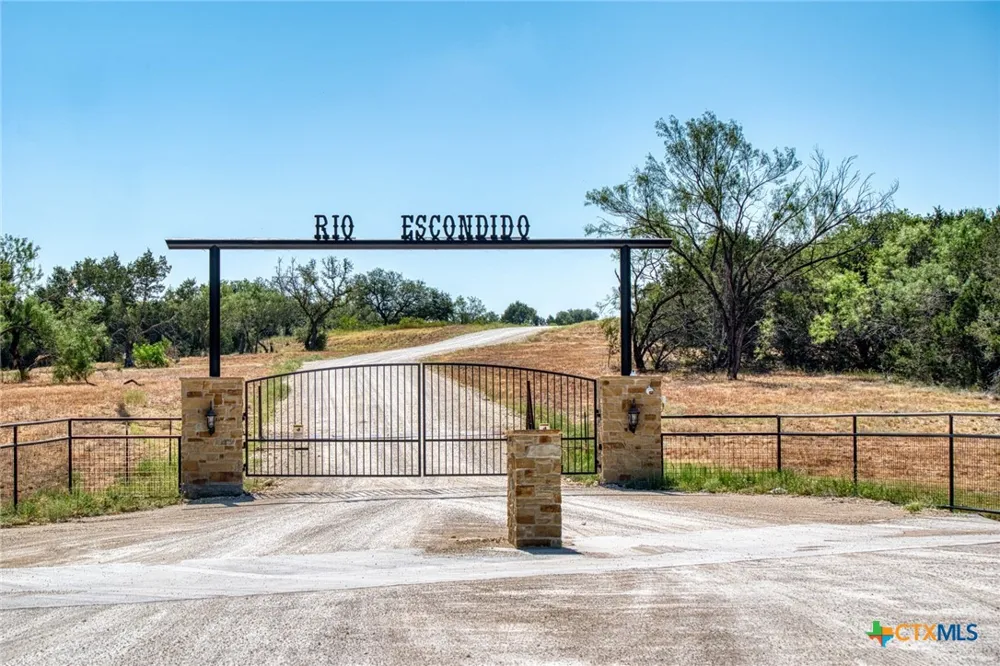 5255 Private Road 42125 Evant, TX 76525