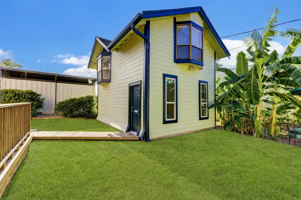 1516 Bonnie Brae Street #1/2