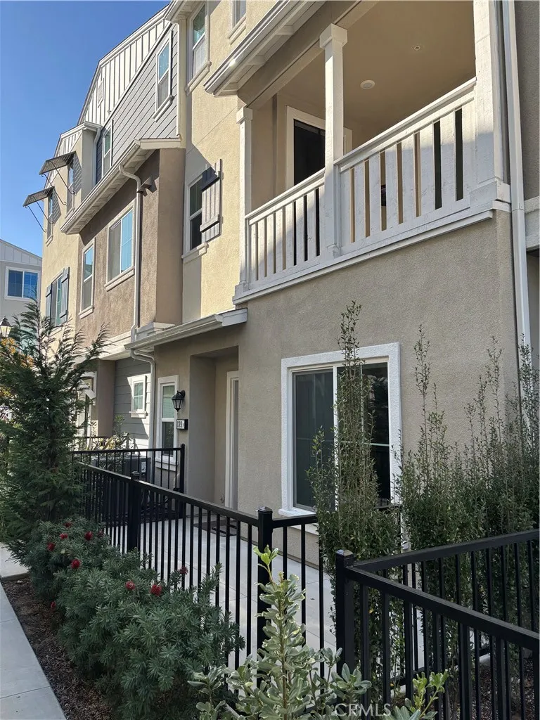 1395 Reliance Carson, CA 90746