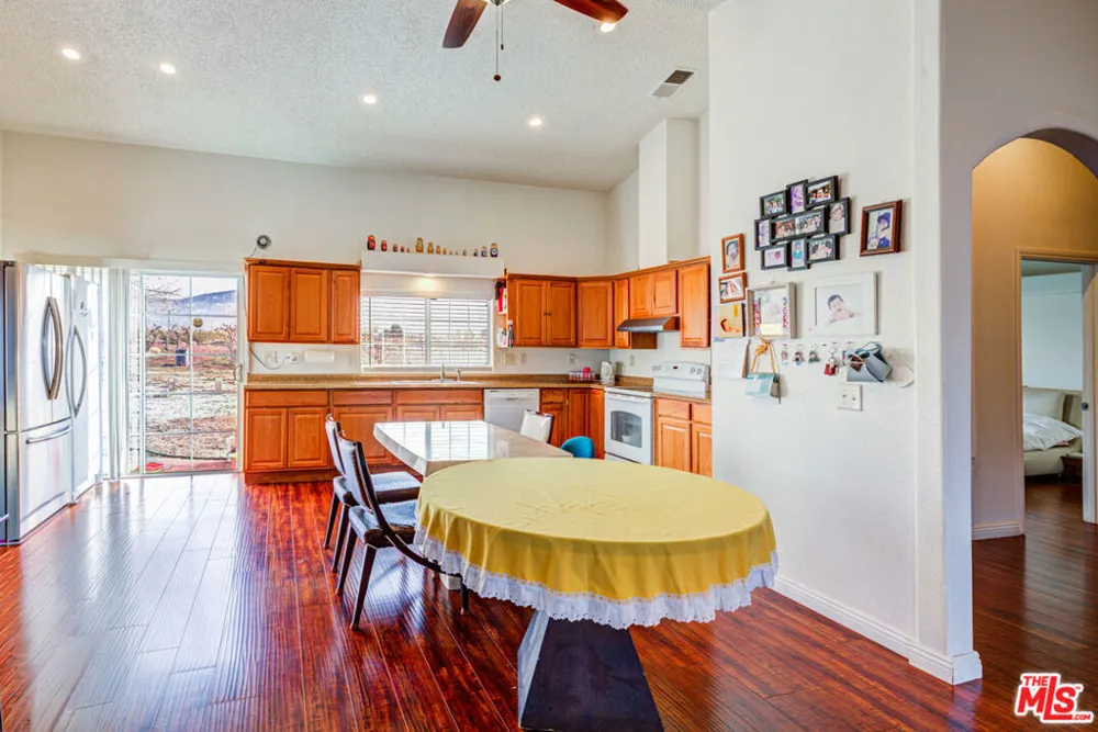 10424 Santa Fe Fire Road Lucerne Valley, CA 92356