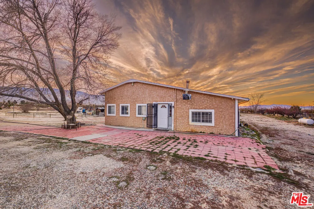 10424 Santa Fe Fire Road Lucerne Valley, CA 92356