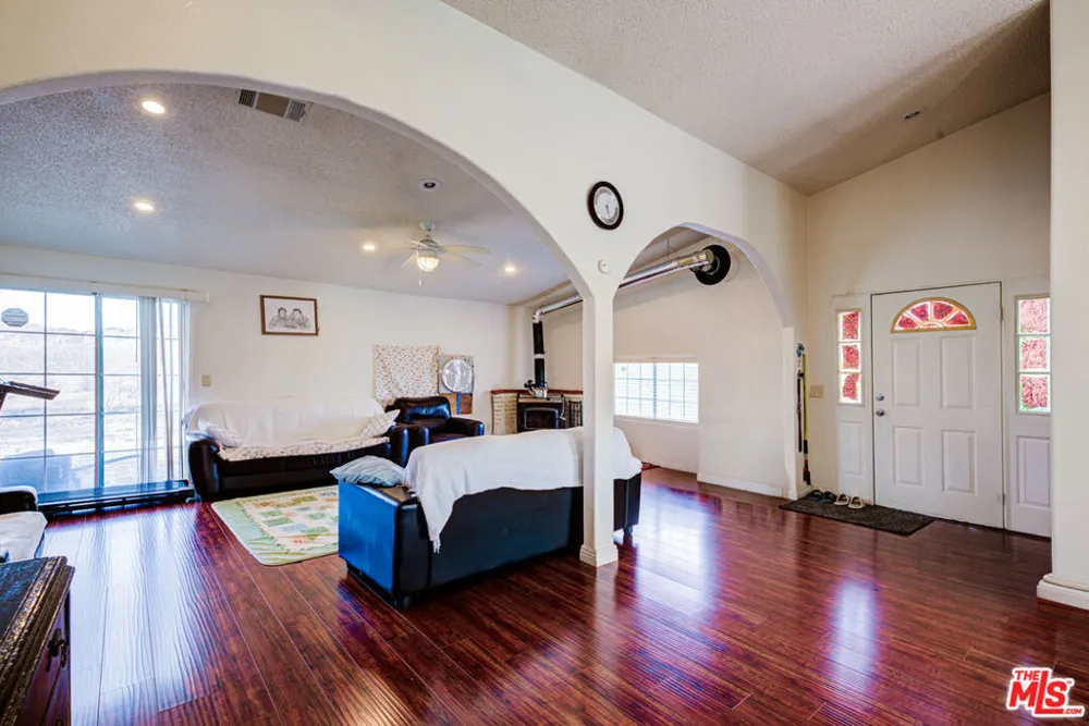 10424 Santa Fe Fire Road Lucerne Valley, CA 92356