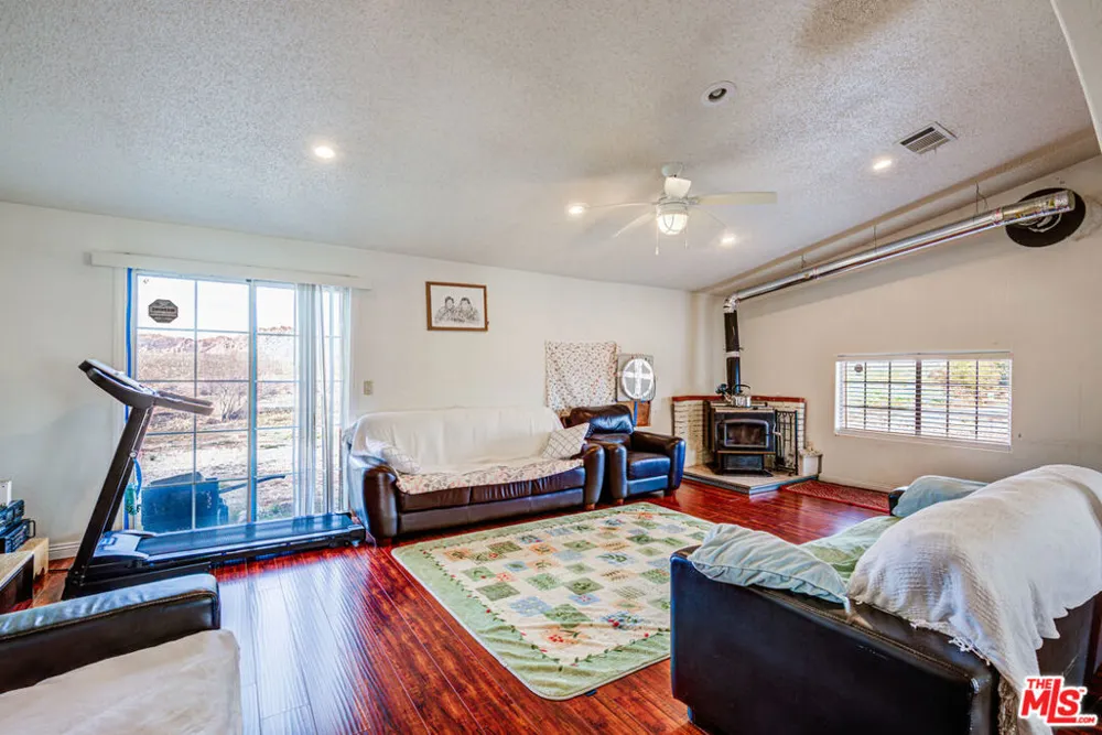 10424 Santa Fe Fire Road Lucerne Valley, CA 92356