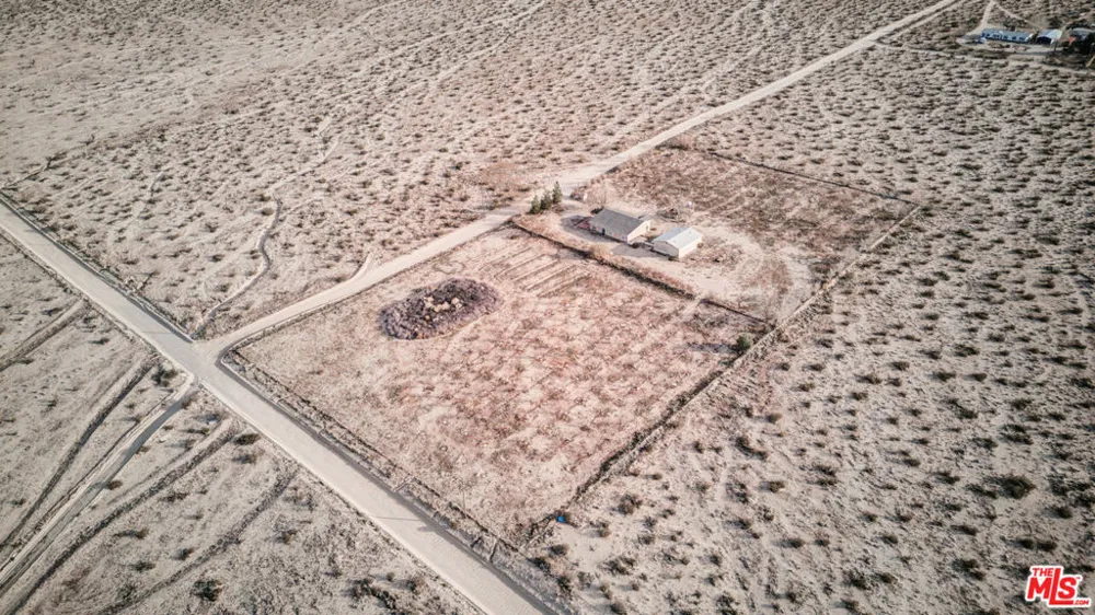 10424 Santa Fe Fire Road Lucerne Valley, CA 92356