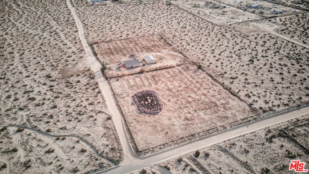 10424 Santa Fe Fire Road Lucerne Valley, CA 92356
