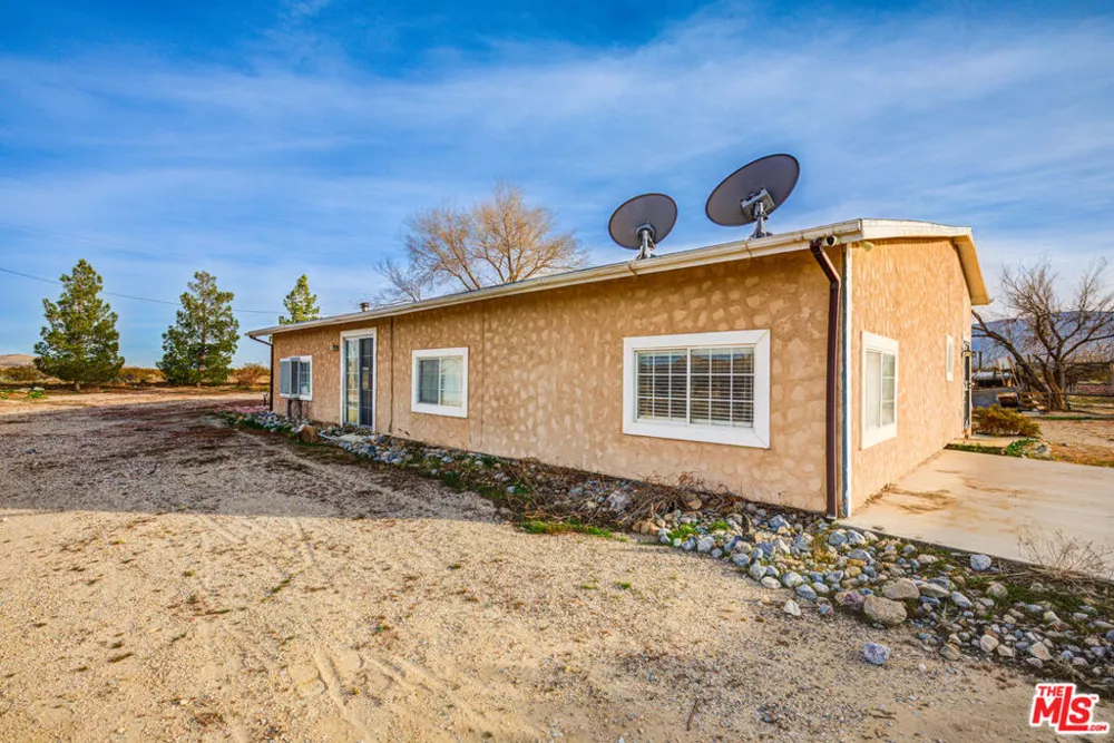 10424 Santa Fe Fire Road Lucerne Valley, CA 92356