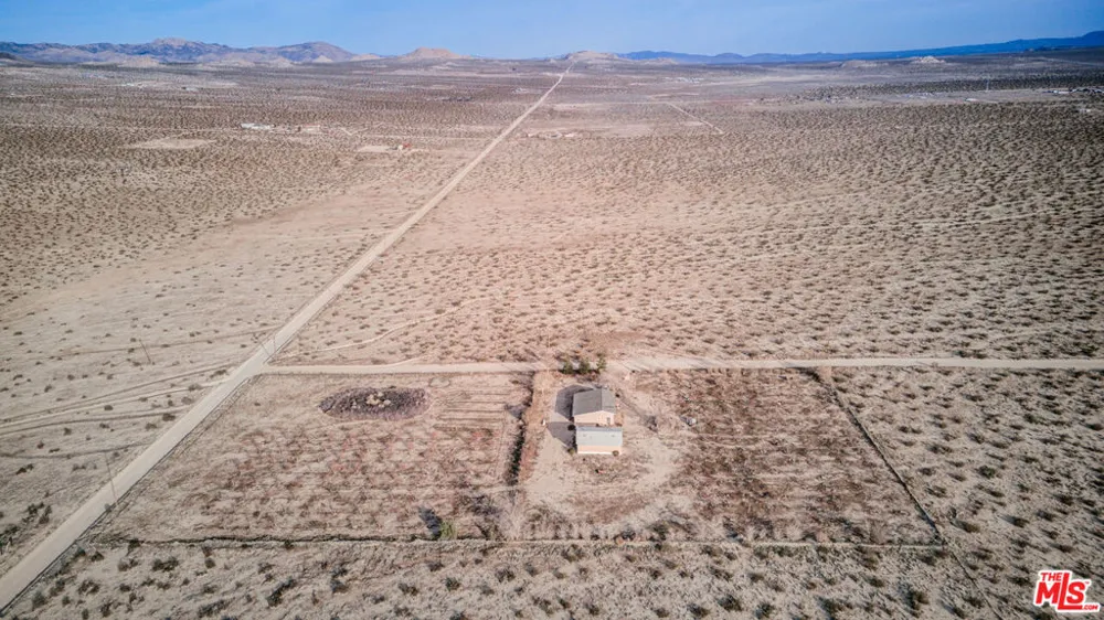 10424 Santa Fe Fire Road Lucerne Valley, CA 92356
