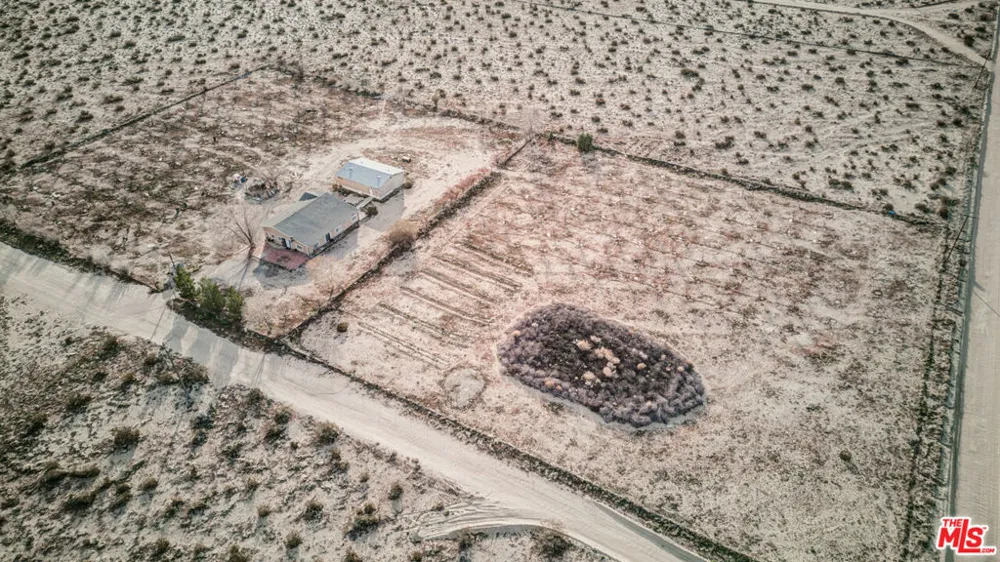 10424 Santa Fe Fire Road Lucerne Valley, CA 92356