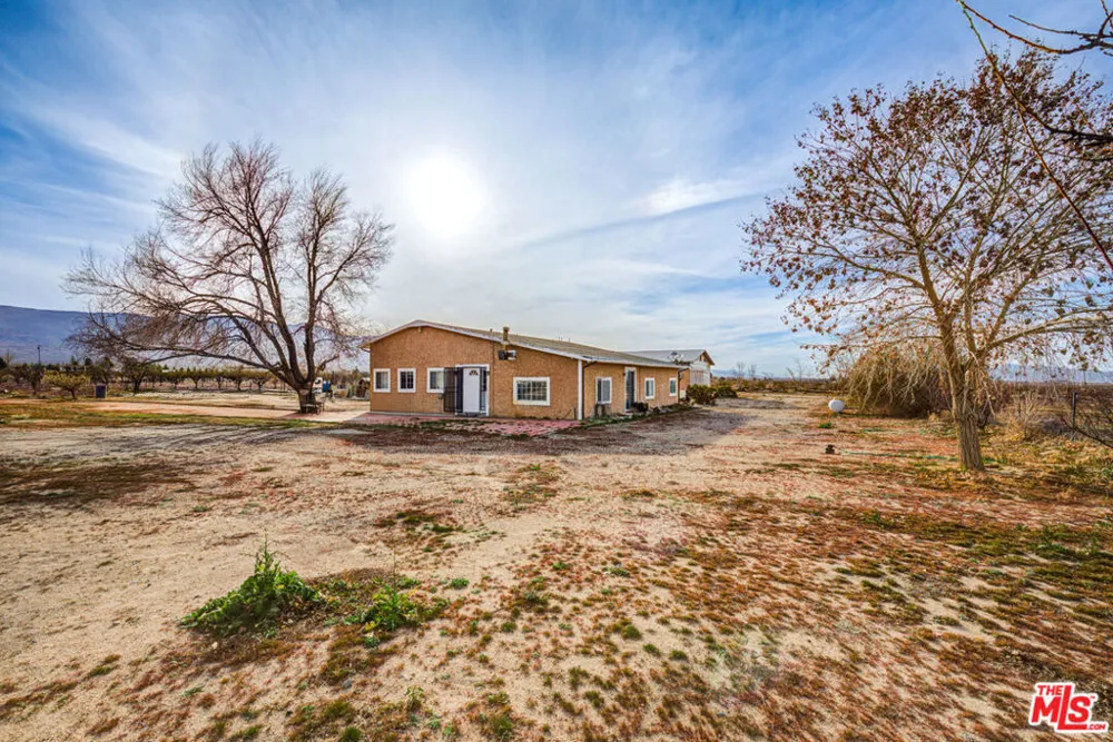10424 Santa Fe Fire Road Lucerne Valley, CA 92356
