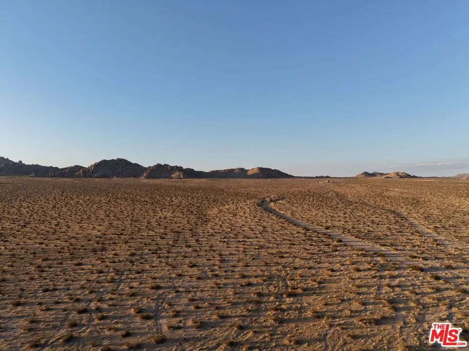 10424 Santa Fe Fire Road Lucerne Valley, CA 92356
