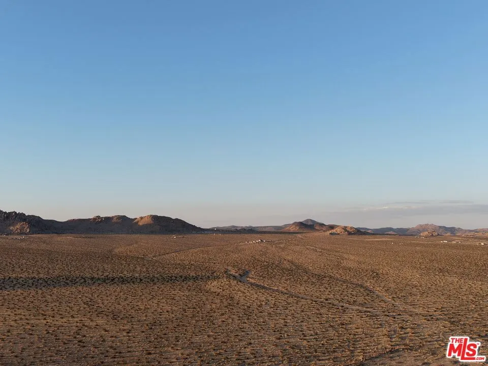 10424 Santa Fe Fire Road Lucerne Valley, CA 92356