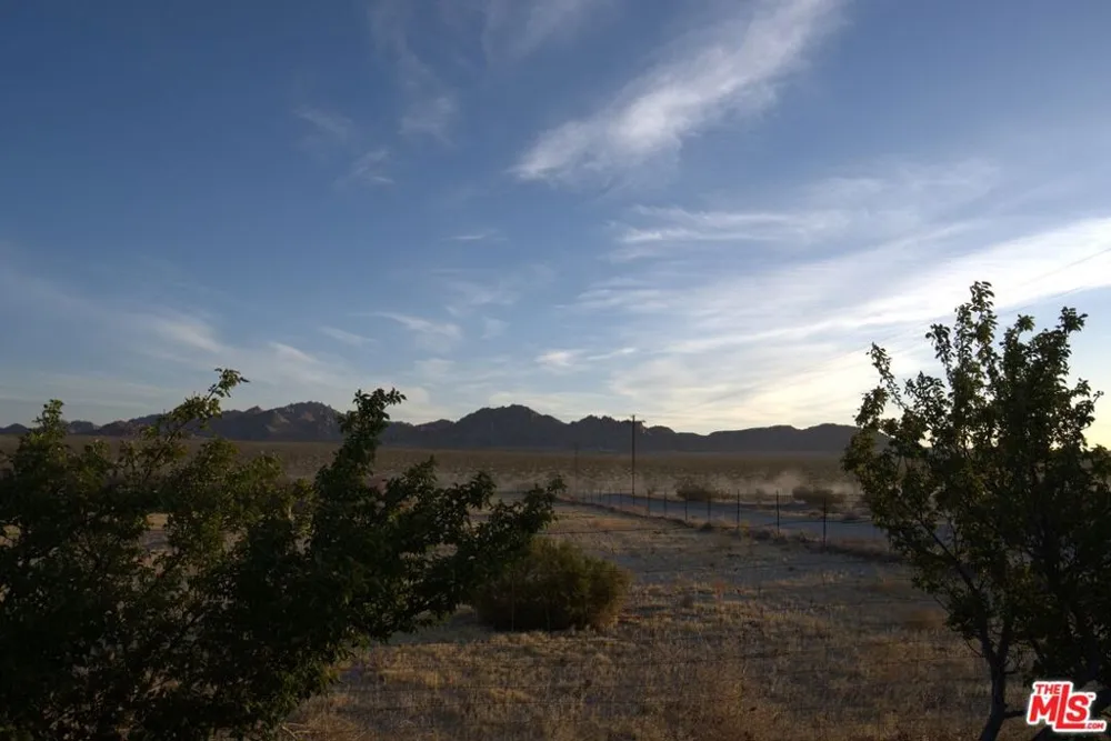 10424 Santa Fe Fire Road Lucerne Valley, CA 92356