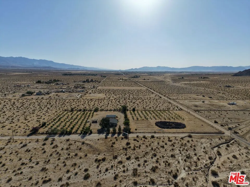 10424 Santa Fe Fire Road Lucerne Valley, CA 92356